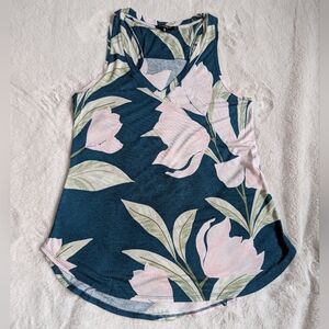 Dynamite V-Neck Tank Top, sz S